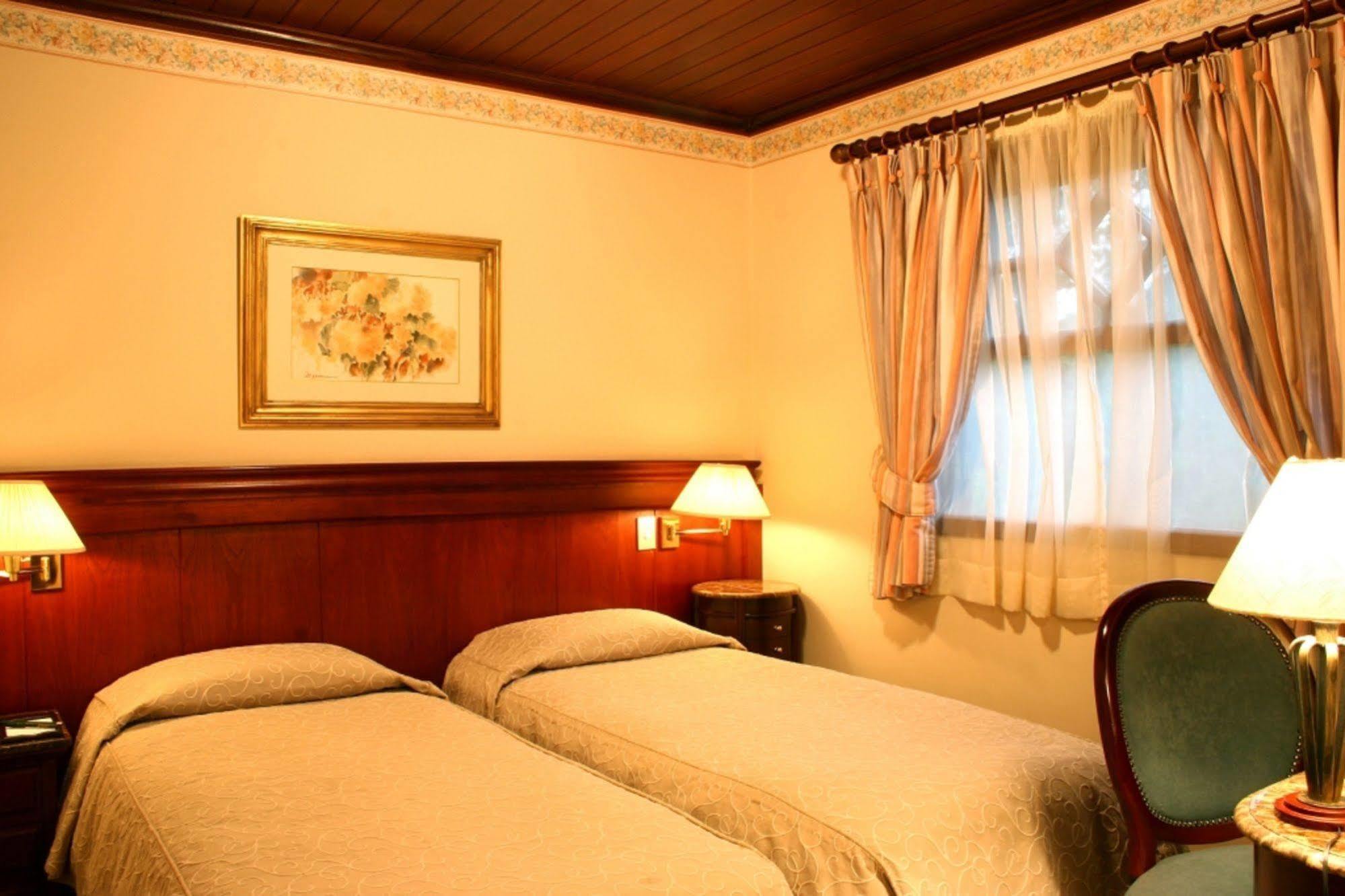 Hotel Frontenac Campos do Jordao Exterior photo